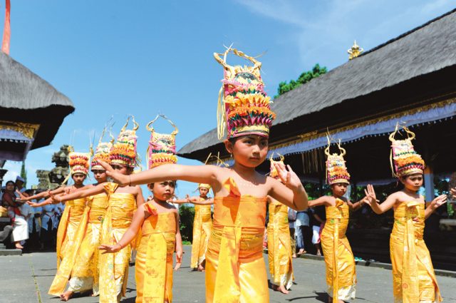 ブサキ寺院の祭り