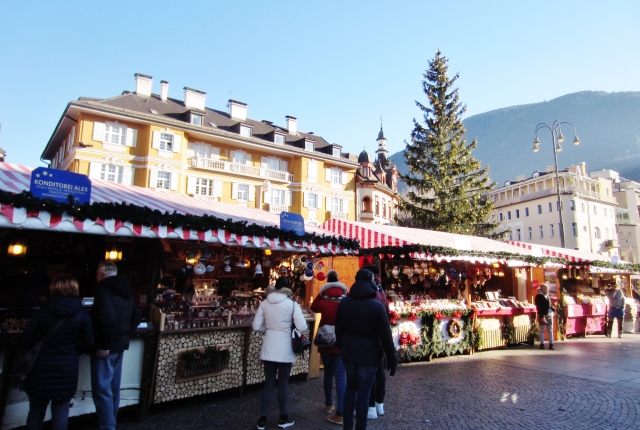 イタリア最大のクリスマスマーケット