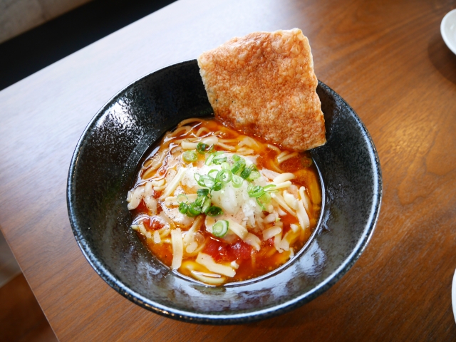 地元民注目の「トマトラーメン」が美味！