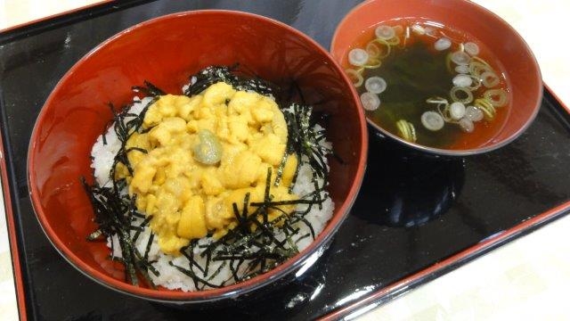 「道の駅やまだ」人気のうに丼（5月～8月限定）