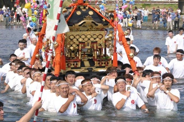 潮の流れに負けぬよう