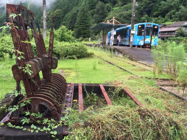 四季それぞれの魅力がある、錦川清流線  実際の車両を操れる運転体験も！