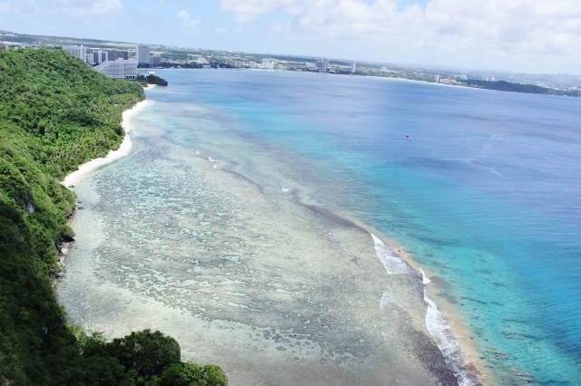 グアムの定番中の定番・観光スポット「恋人岬」