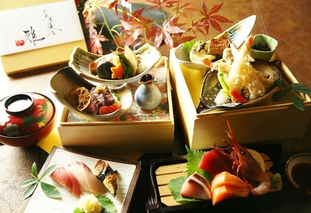 東京和食 SUN with AQUA JAPANESE DINING・外灘の料理