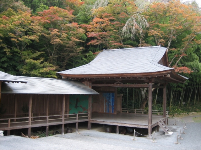 伝統芸能伝承館「森舞台」