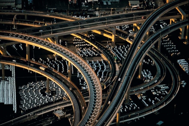 Motorway interchanges near the Yokohama port, Honshu, Japan (N 35°28’ - E 139°41’) ©Yann Arthus-Bertrand