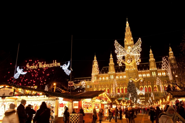 華麗さで群を抜くウィーンのクリスマスマーケット　©Österreich Werbung