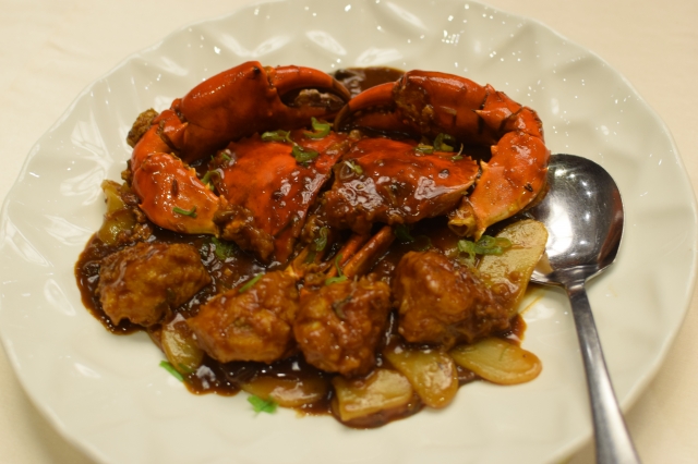 蟹の醬爆炒青蟹（季節限定）は濃厚な味わい