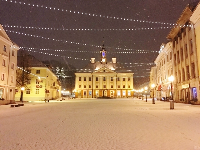 ラエコヤ広場の夜景と雪景色