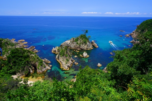 透明度抜群！山陰海岸国立公園の景勝地・浦富（うらどめ）海岸