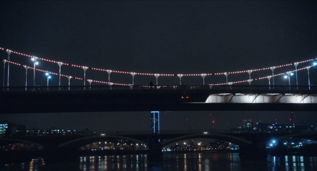テムズ川に架かる橋「チェルシー・ブリッジ」(Chelsea Bridge in Central London)
