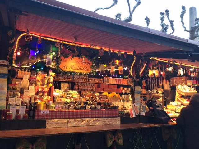 おいしいヴァンショー（ホットワイン）の店