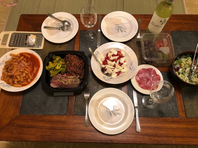 すべての総菜、食材はホールフーズで購入(一部はコンドミニアムのキッチンで調理)