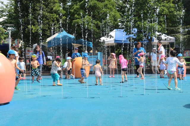 夏の涼は恐怖だけじゃない!お子さま連れなら「わくわく!ウォーターガーデン」