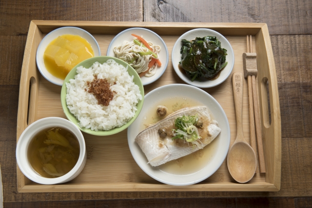 サバヒーの定食「蔭冬瓜虱目魚飯」