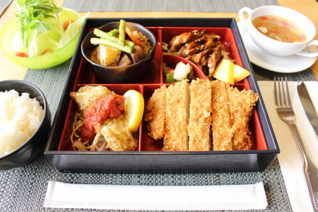 「洋食屋さんご」の洋食弁当