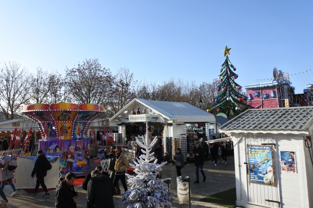 チュイルリー公園のクリスマスマーケット