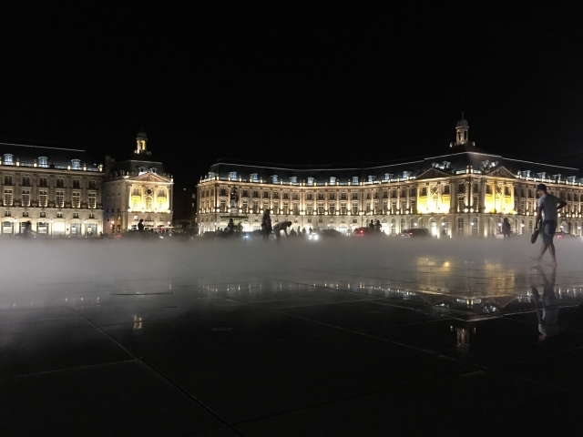 水の鏡（Miroir d’eau）の仕組みと楽しみ方