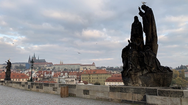見どころ（3）プラハ城と聖像のコラボレーション