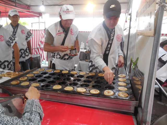 東洋市では今川焼が売られています