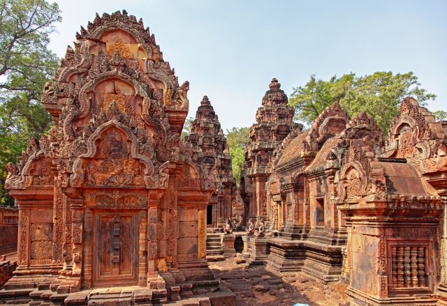 バラ色の赤色砂岩が美しいバンテアイ・スレイ遺跡　@istock