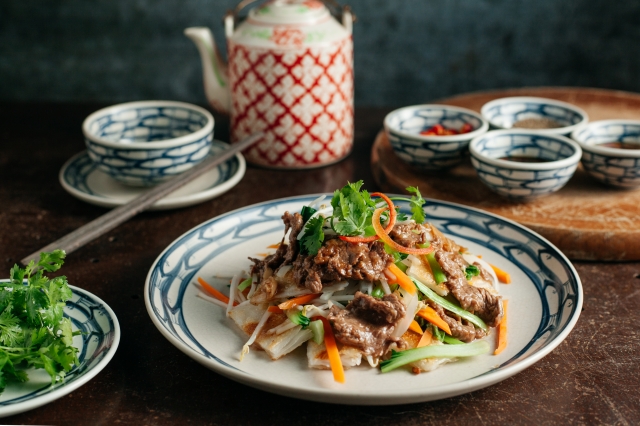 汁麺の印象が強いフォーだが、焼きそばスタイルにしてもおいしい