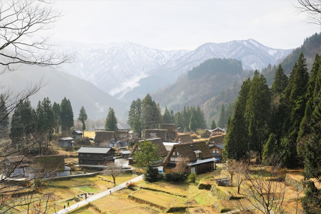 城端から気軽に立ち寄ることができる、世界遺産の集落、五箇山へ