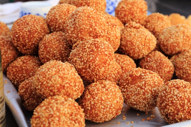 “ゴマ香るまんまるお菓子” チーマーチュウ(中国)