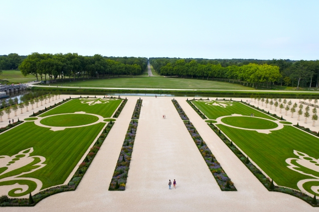 よみがえったルイ15世時代のフランス式庭園　©château de Chambord