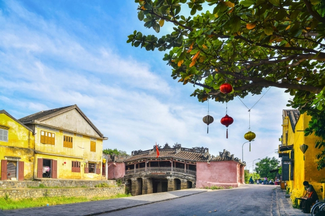 日本人商人によって建てられた日本橋はベトナムを代表する観光名所　©iStock