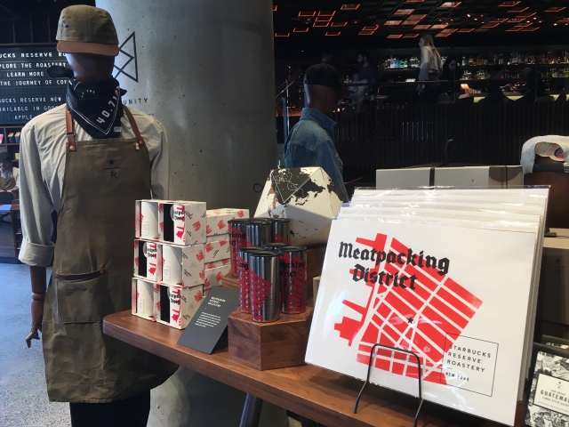 「スターバックス・リザーブ・ロースタリー」の限定グッズ($15~)