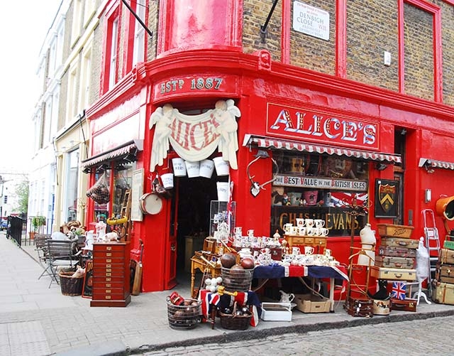 ポートベロー・マーケットのアイコンとなっている骨董店Alice’s