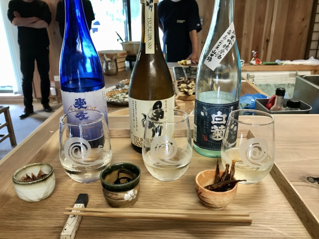 地酒3種飲み比べ（1,400円）も楽しめる