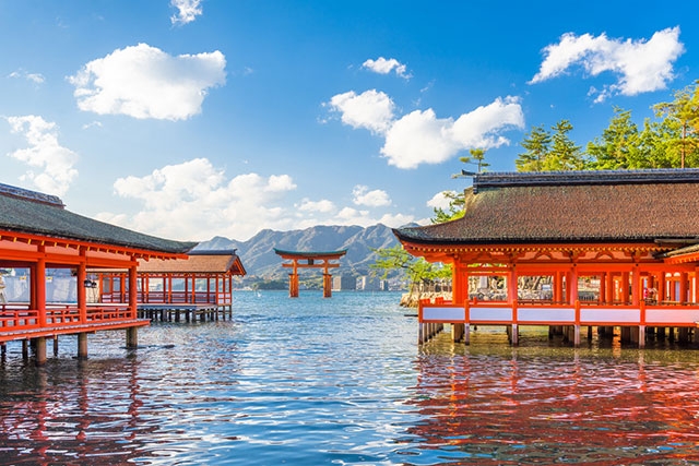 【広島県・嚴島神社】春限定の御朱印帳をゲットして良縁を引き寄せる！