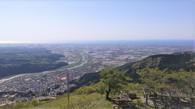 日本有数の扇状地を一望できる「獅子吼高原」(白山市)