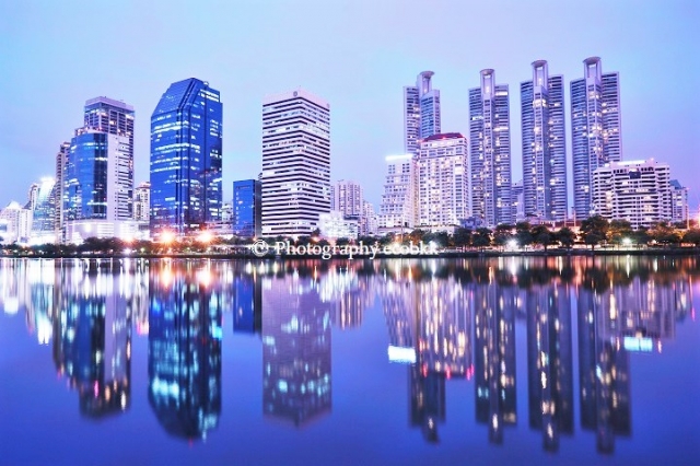 ベンジャキティ公園内から撮影したバンコクの夜景