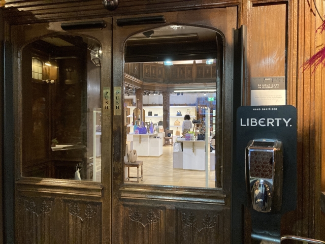 ロンドン繁華街の百貨店や小売店の現況は?