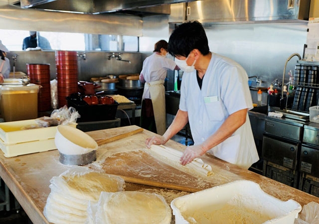 店内で打ちたて、できたてのうどんを一番おいしいタイミングでいただける