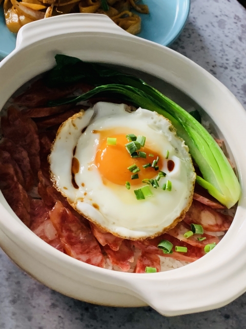 香港では冬の名物である土鍋ご飯「煲仔飯」を通年で提供