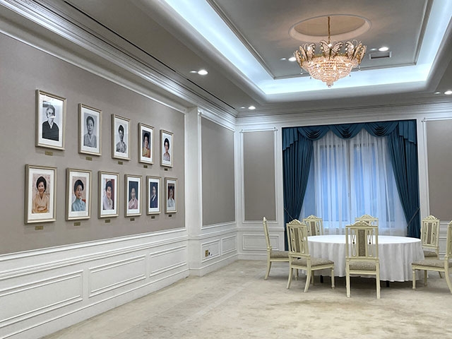 歴代の大統領夫人の肖像が飾られた無窮花（ムグンファ）室