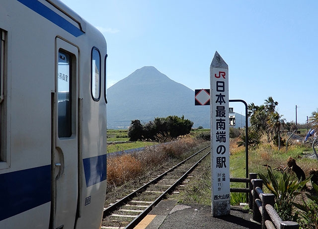 自慢の駅弁を食べながら日本縦断鉄道の旅