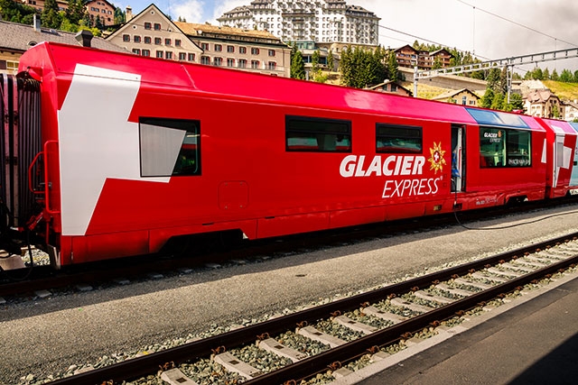 ツェルマット駅からエクセレンス・クラスに乗車