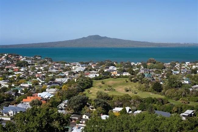 1-1rangitoto and town.jpg