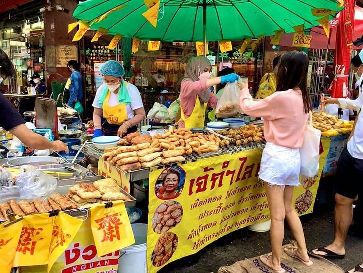 タイの祭り 21年の菜食週間 キンジェー の様子 起源や菜食料理も紹介 地球の歩き方