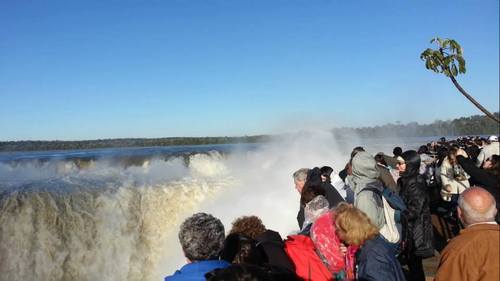 iguazugente.jpg