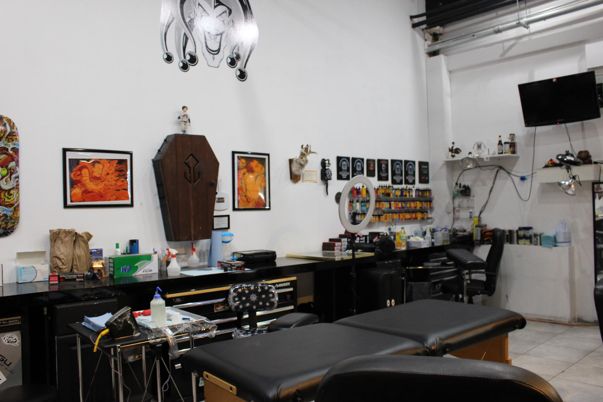 見学だけでもOK！タトゥーショップ「LOTS OF ART TATTOO」 地球の歩き方