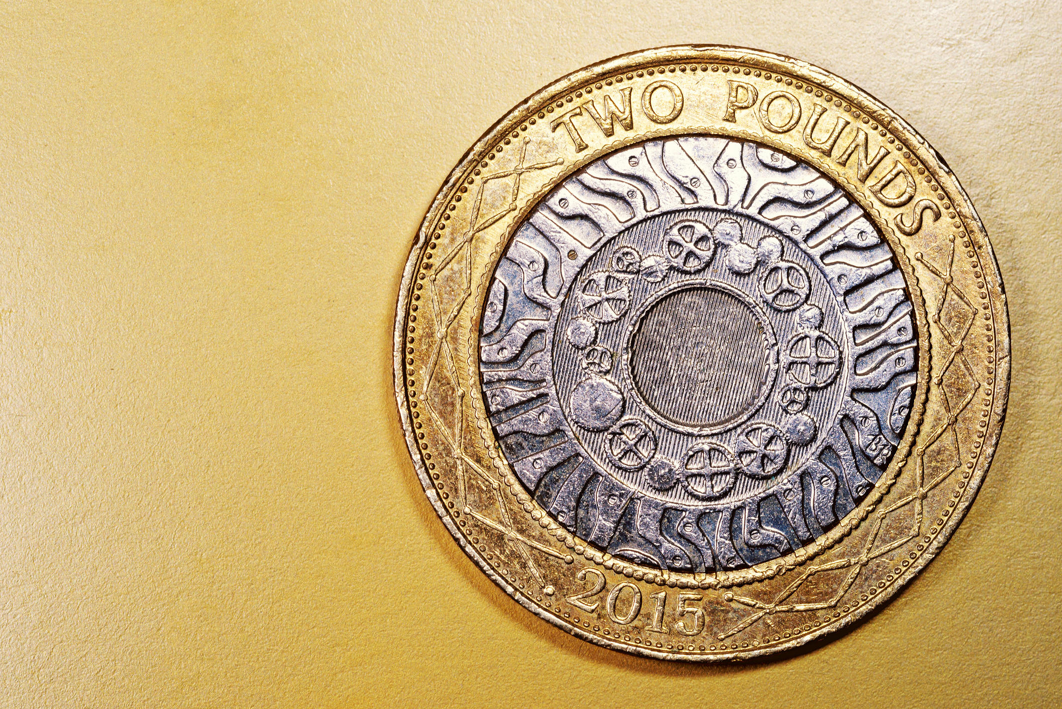 お洒落なデザイン!イギリス£2硬貨の話 | 地球の歩き方 【激安】 世界のコイン 高級感 6点 雑貨