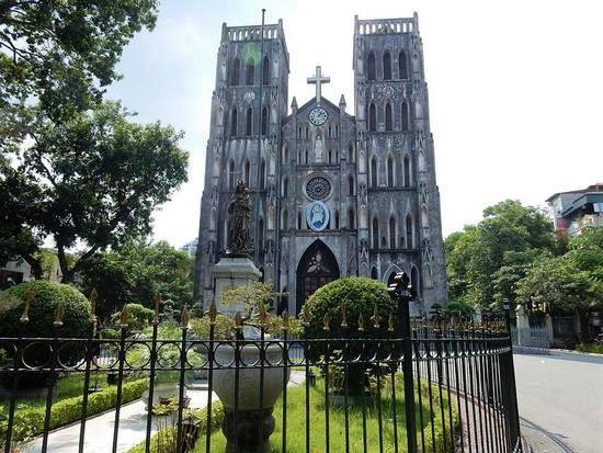 hanoi church.jpg