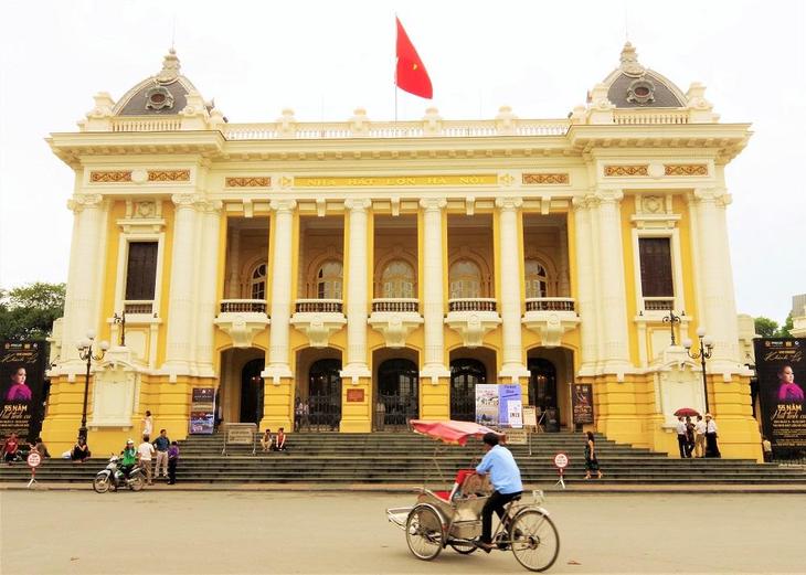 hanoi opera house   top.JPG