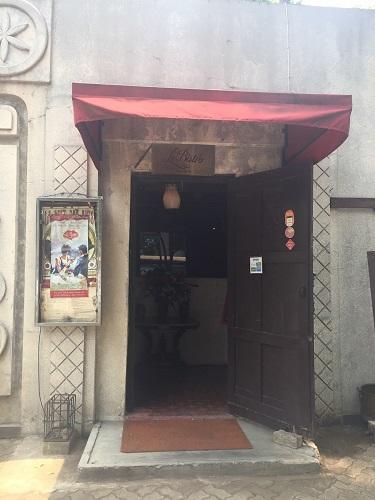 le bistro entrance.jpg